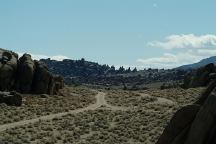 Road towards Craggy Arch